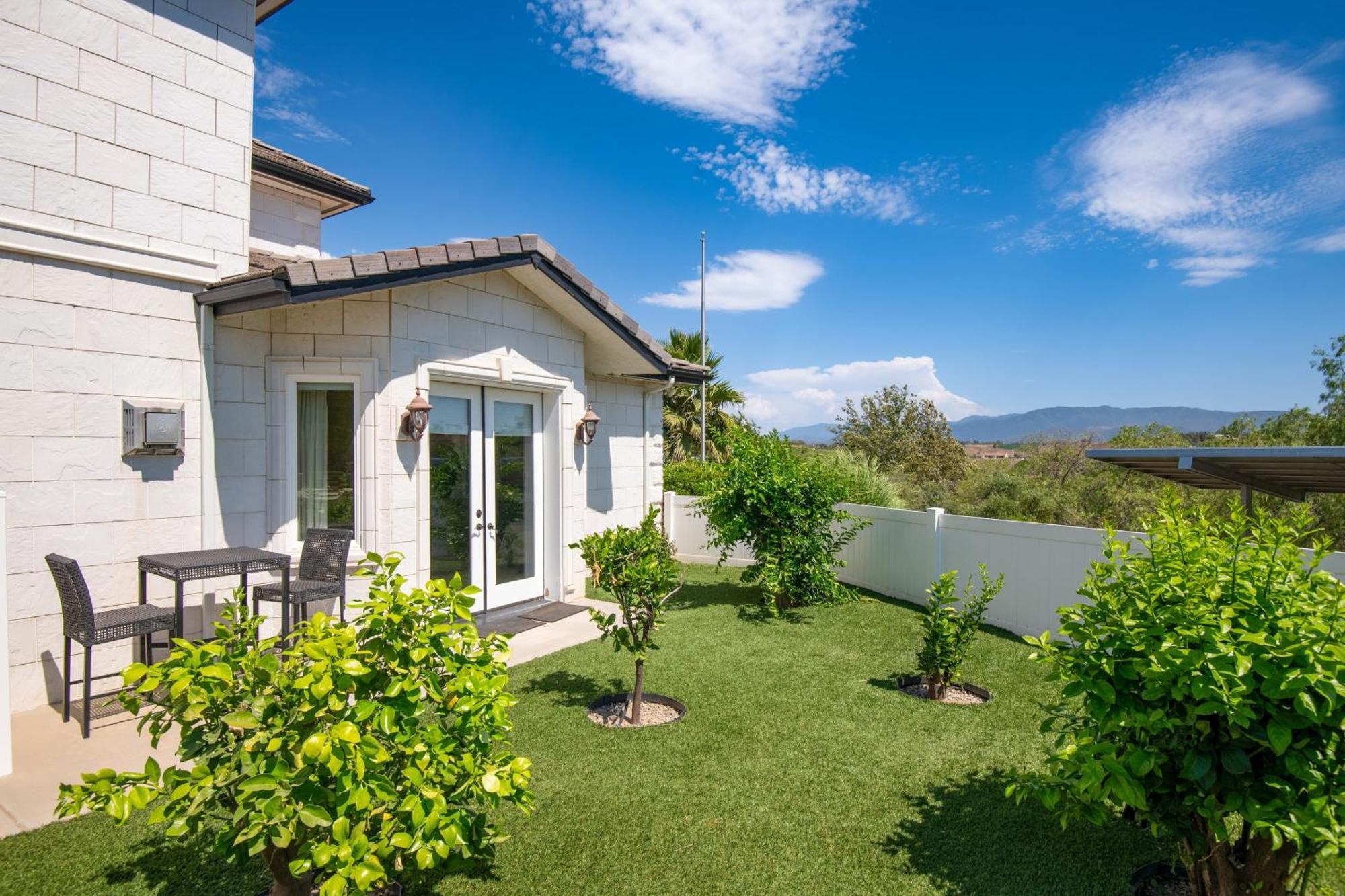 Grand Contento By Avantstay Extraordinary Estate W Pool Hot Tub Movie Room Τεμέκουλα
 Εξωτερικό φωτογραφία