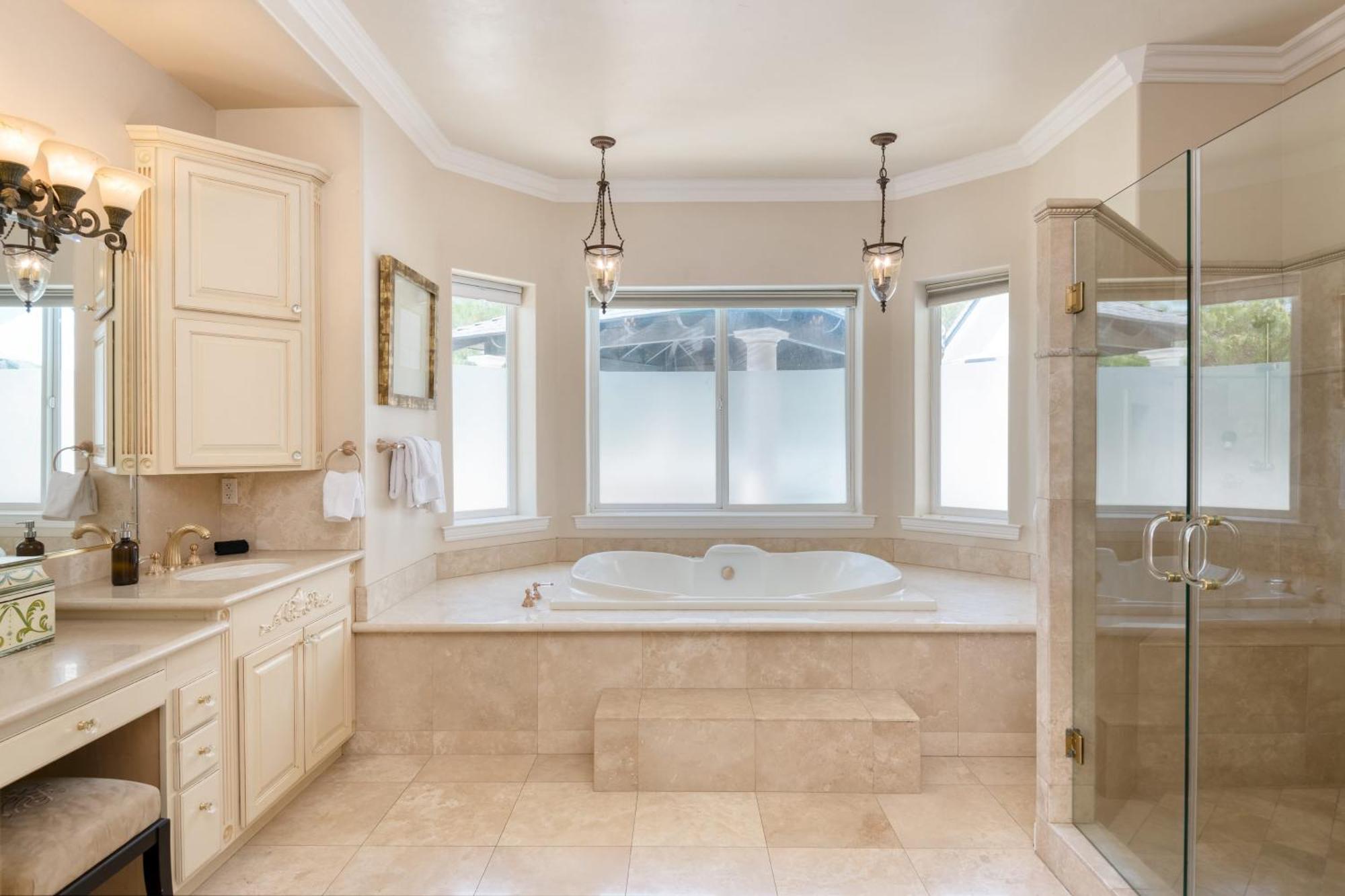 Grand Contento By Avantstay Extraordinary Estate W Pool Hot Tub Movie Room Τεμέκουλα
 Εξωτερικό φωτογραφία