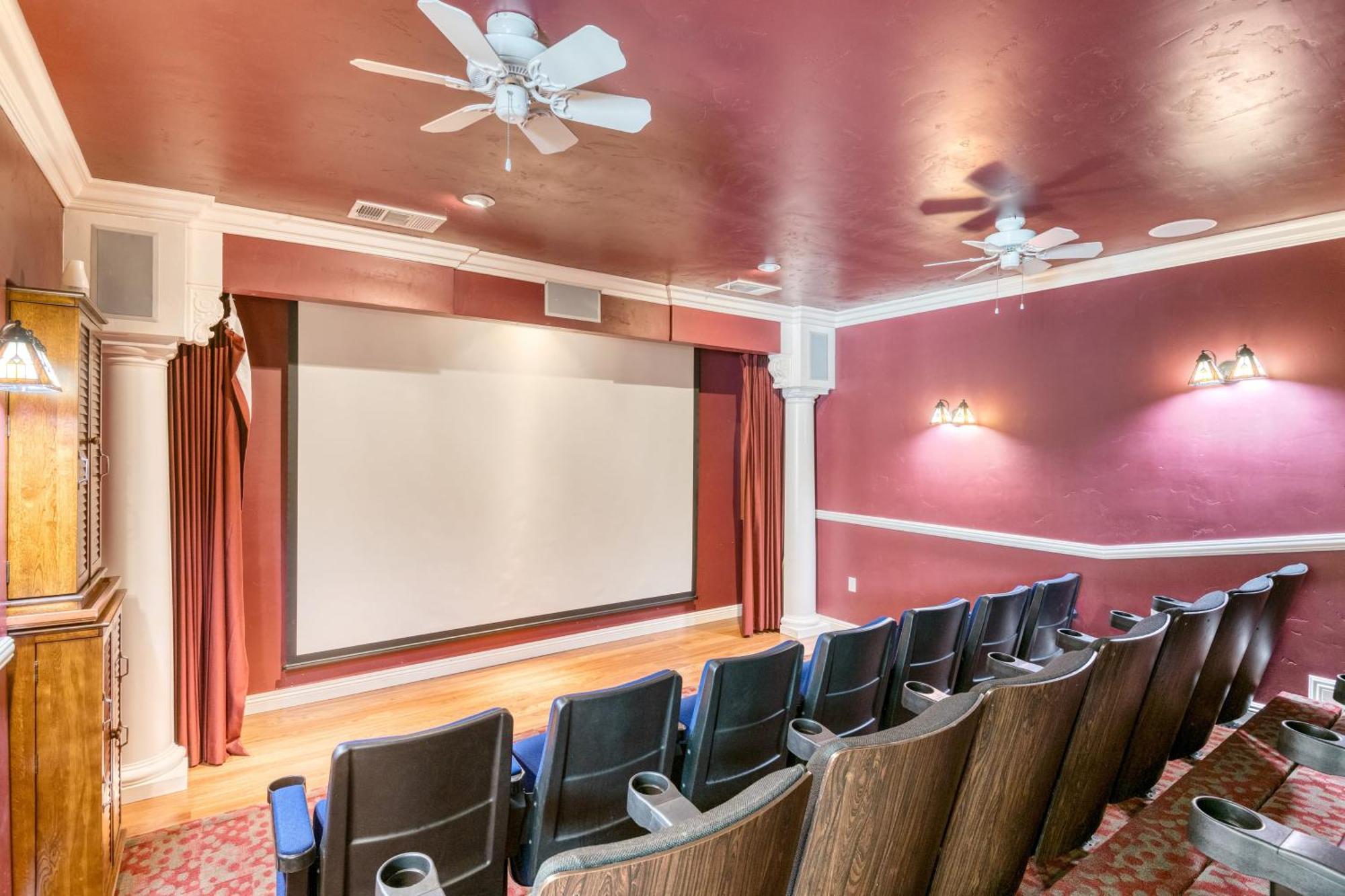 Grand Contento By Avantstay Extraordinary Estate W Pool Hot Tub Movie Room Τεμέκουλα
 Εξωτερικό φωτογραφία